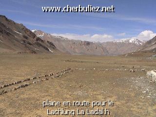 légende: plaine en route pour le Lachlung La Ladakh
qualityCode=raw
sizeCode=half

Données de l'image originale:
Taille originale: 136676 bytes
Temps d'exposition: 1/600 s
Diaph: f/960/100
Heure de prise de vue: 2002:05:27 14:52:54
Flash: non
Focale: 42/10 mm
